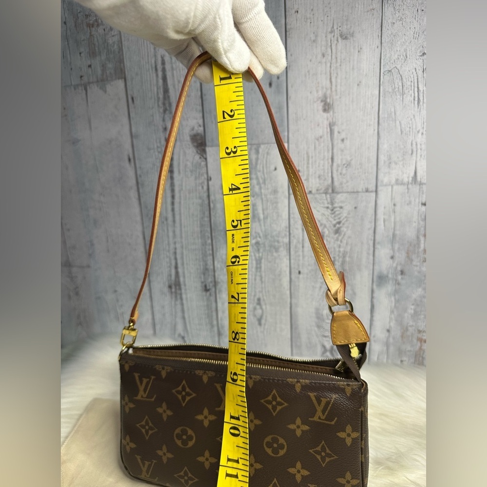 LOUIS VUITTON pochette accesory bag in monogram - Picture 15 of 17